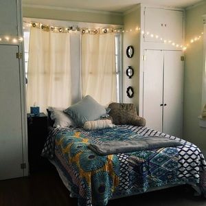 Anthropologie quilt, very lightly used